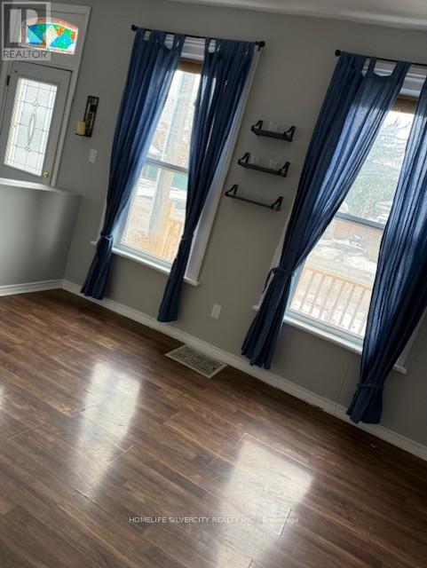 115 Murray Street, Brantford, Ontario  N3S 5P5 - Photo 2 - X12638148