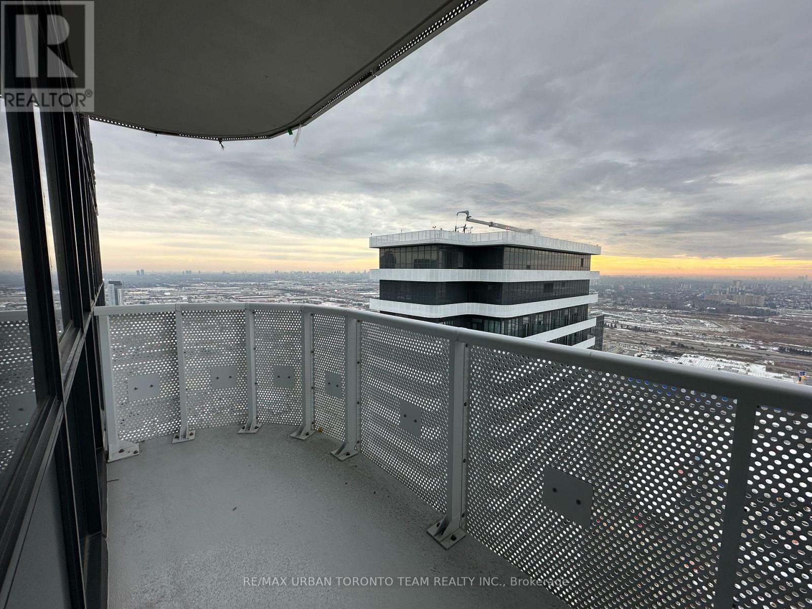 4810 - 8 Interchange Way, Vaughan, Ontario  L4K 5Z7 - Photo 7 - N12643692