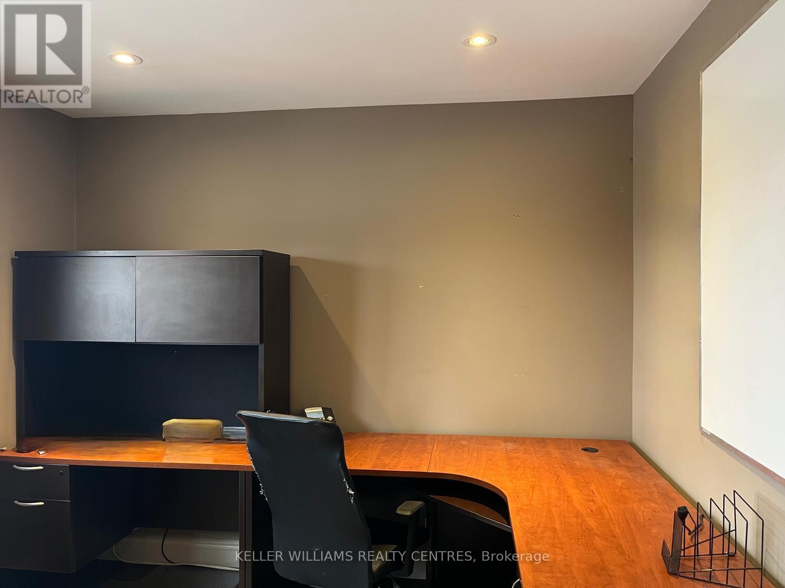 2A - 117 WELLINGTON STREET E, Aurora, Ontario