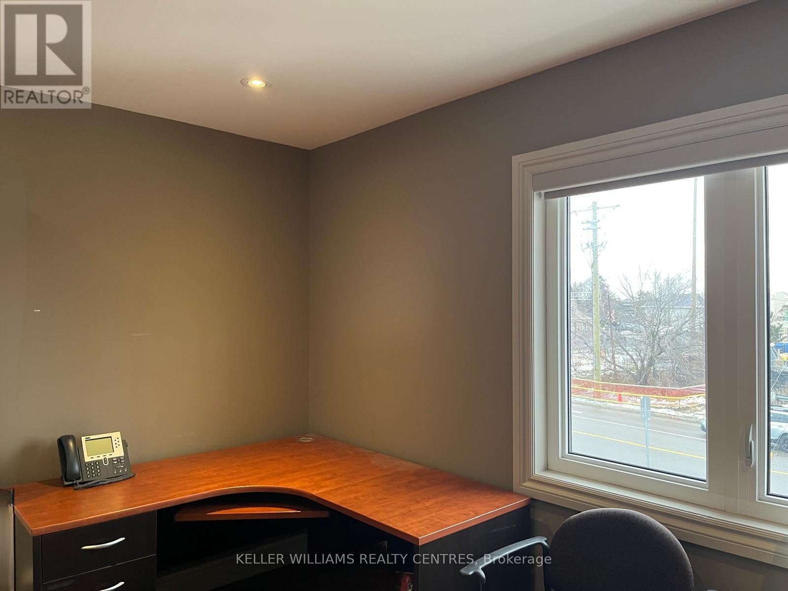 2a - 117 Wellington Street E, Aurora, Ontario  L4G 1H9 - Photo 2 - N12643728