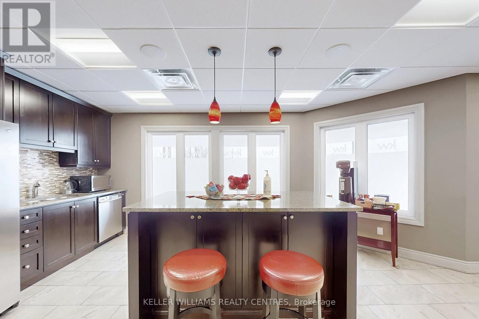 2a - 117 Wellington Street E, Aurora, Ontario  L4G 1H9 - Photo 4 - N12643728