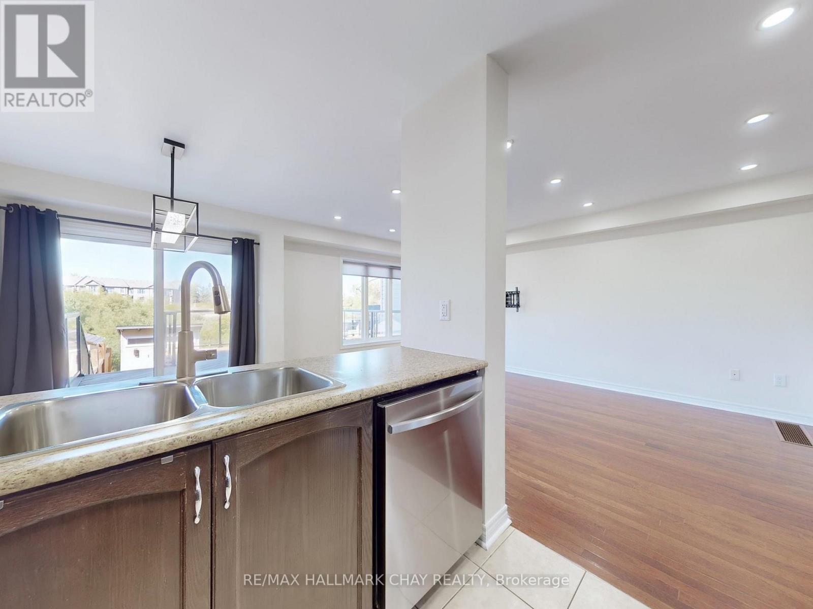 1192 Mary-Lou Street, Innisfil, Ontario  L9S 5A4 - Photo 9 - N12643746