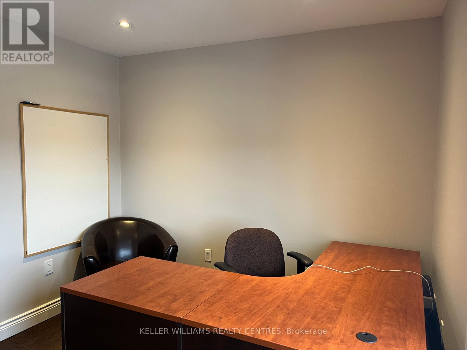 2b - 117 Wellington Street E, Aurora, Ontario  L4G 1H9 - Photo 3 - N12643762