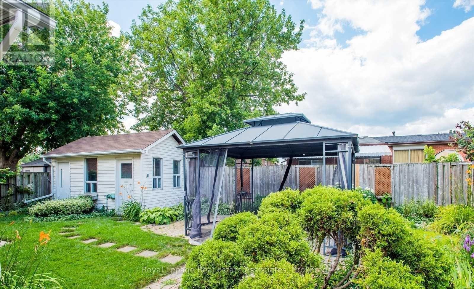 9 Wilton Drive, Brampton, Ontario  L6W 2Z9 - Photo 16 - W12643720