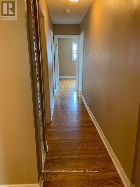 9 Wilton Drive, Brampton, Ontario  L6W 2Z9 - Photo 7 - W12643720