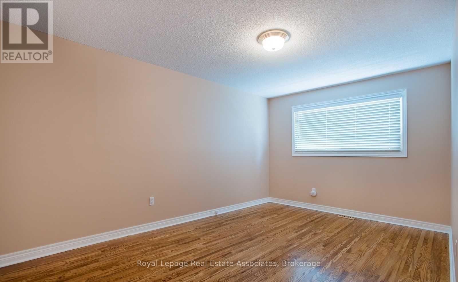 9 Wilton Drive, Brampton, Ontario  L6W 2Z9 - Photo 8 - W12643720