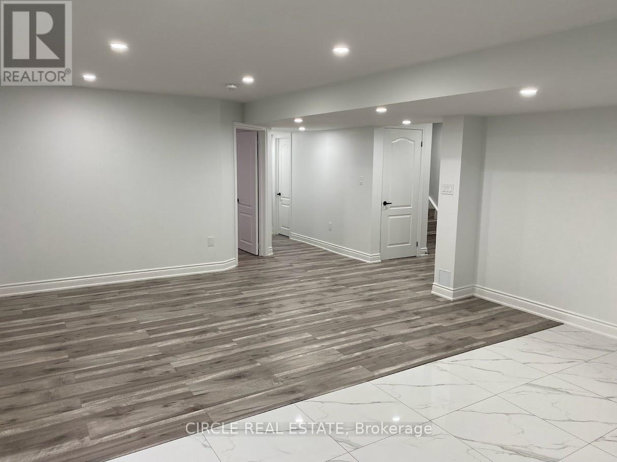 1368 Connaught Terrace, Milton, Ontario  L9E 0B8 - Photo 5 - W12643754