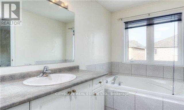 Upper - 5227 Tresca Trail, Mississauga, Ontario  L5M 0C9 - Photo 13 - W12643756