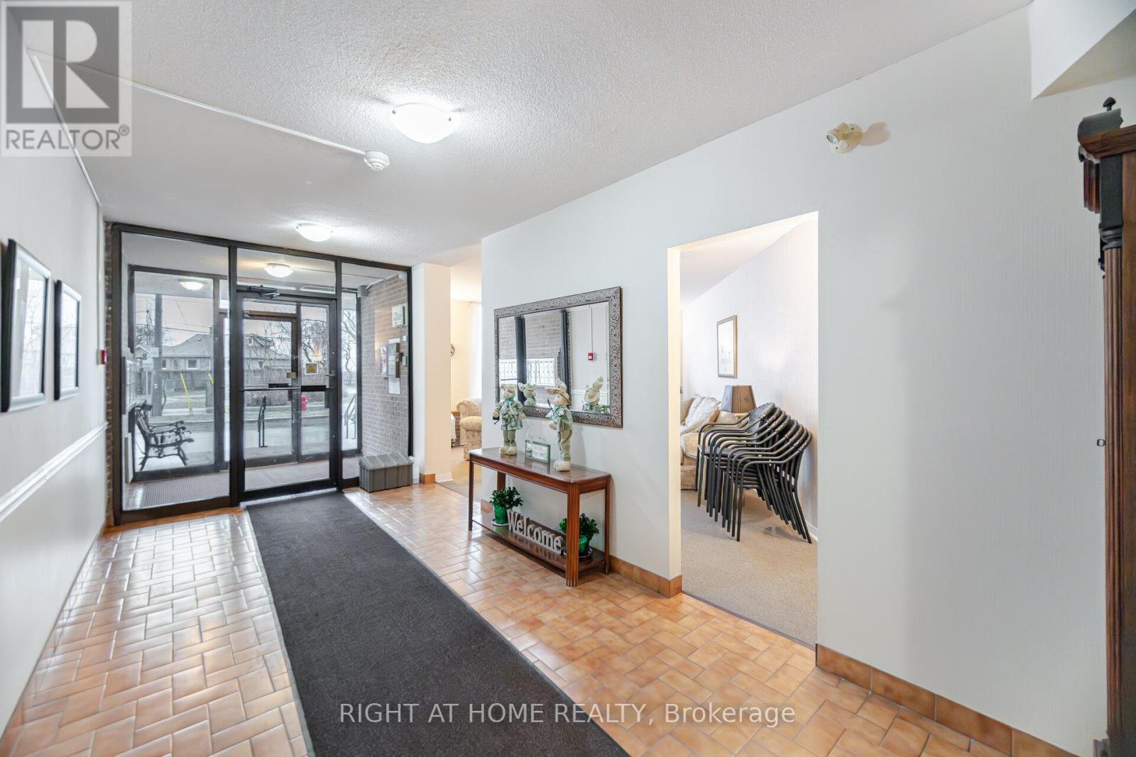 201 - 166 Mountain Park Avenue, Hamilton, Ontario  L8V 1A1 - Photo 28 - X12643726