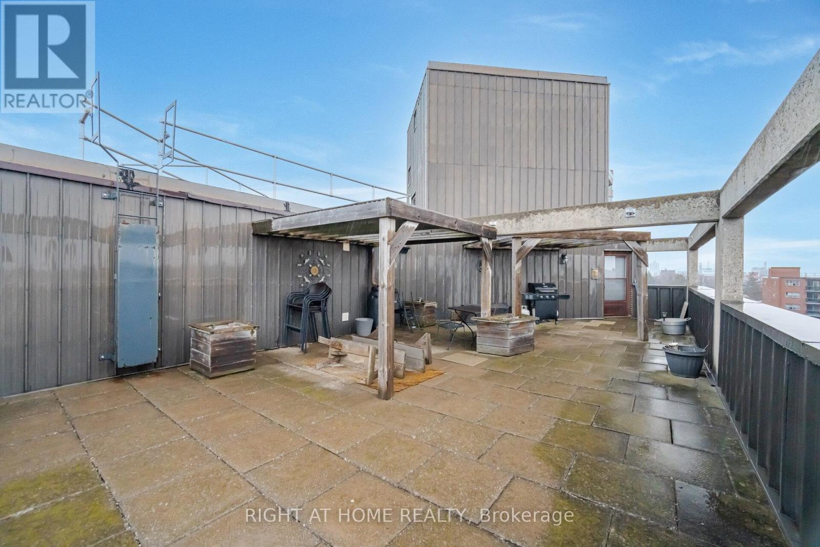 201 - 166 Mountain Park Avenue, Hamilton, Ontario  L8V 1A1 - Photo 31 - X12643726