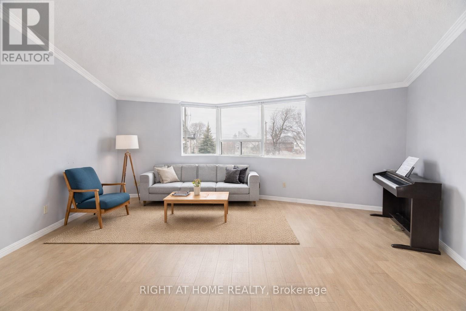 201 - 166 Mountain Park Avenue, Hamilton, Ontario  L8V 1A1 - Photo 6 - X12643726