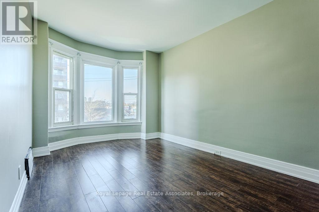 Upper - 19 Sanford Avenue S, Hamilton, Ontario  L8M 2G4 - Photo 13 - X12643748