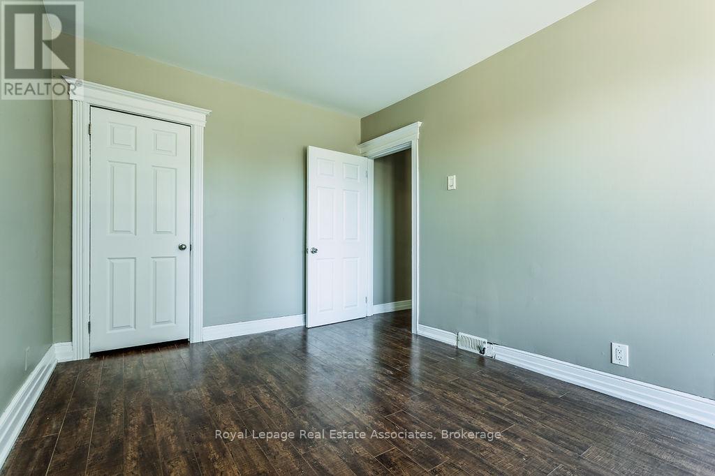 Upper - 19 Sanford Avenue S, Hamilton, Ontario  L8M 2G4 - Photo 14 - X12643748