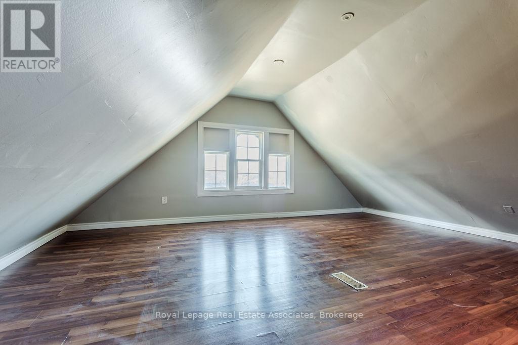 Upper - 19 Sanford Avenue S, Hamilton, Ontario  L8M 2G4 - Photo 16 - X12643748