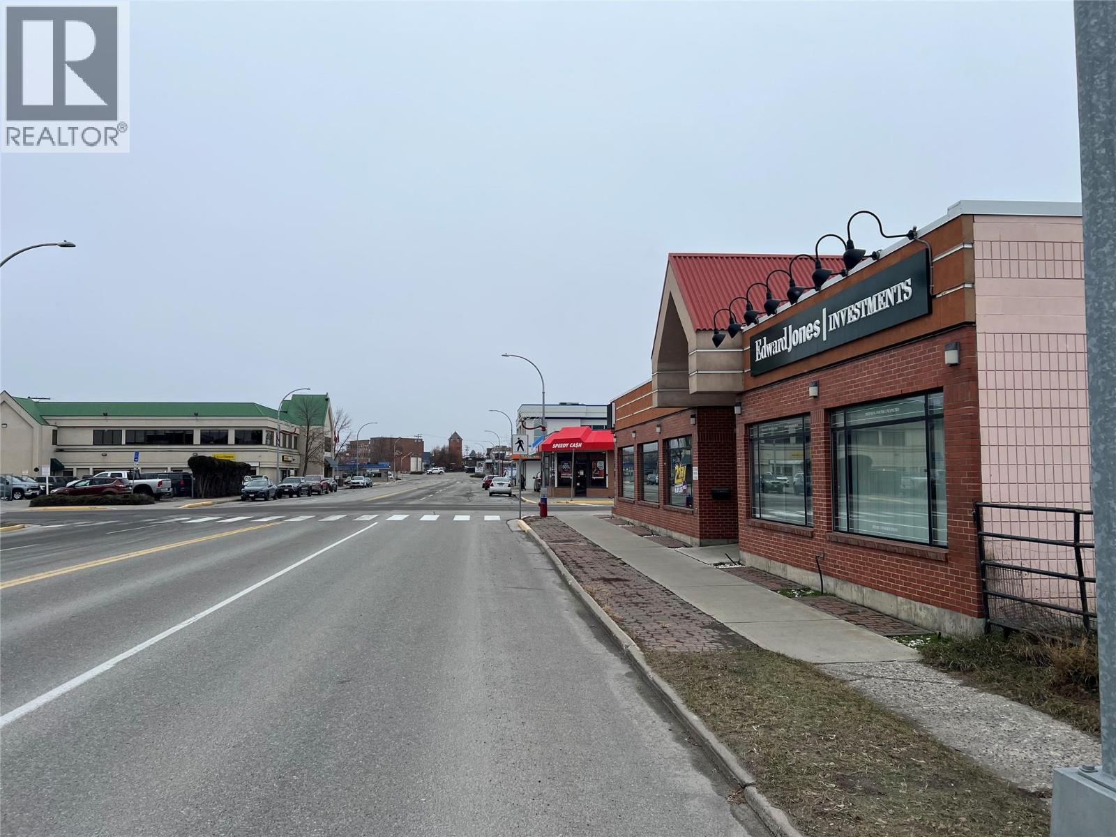 207-211 Cranbrook Street N, Cranbrook, British Columbia  V1C 3R1 - Photo 2 - 10371385