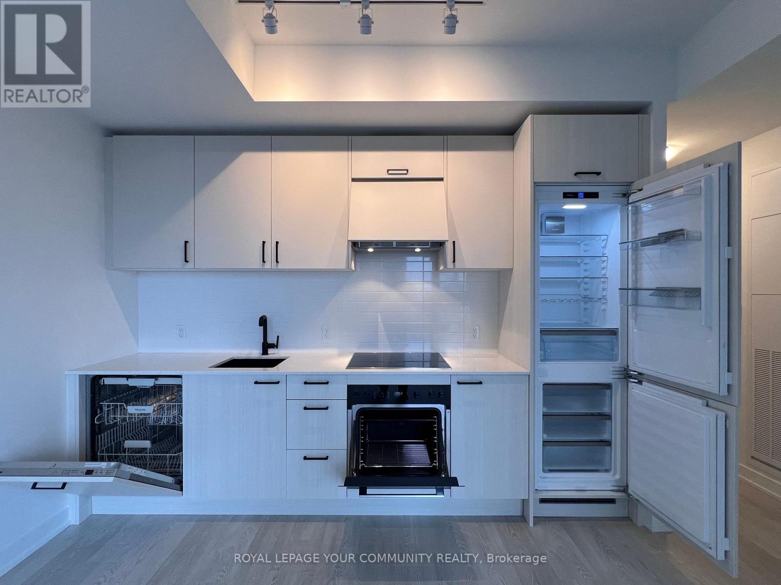 2020 - 1 Quarrington Lane, Toronto, Ontario  M3C 0S4 - Photo 16 - C12642510