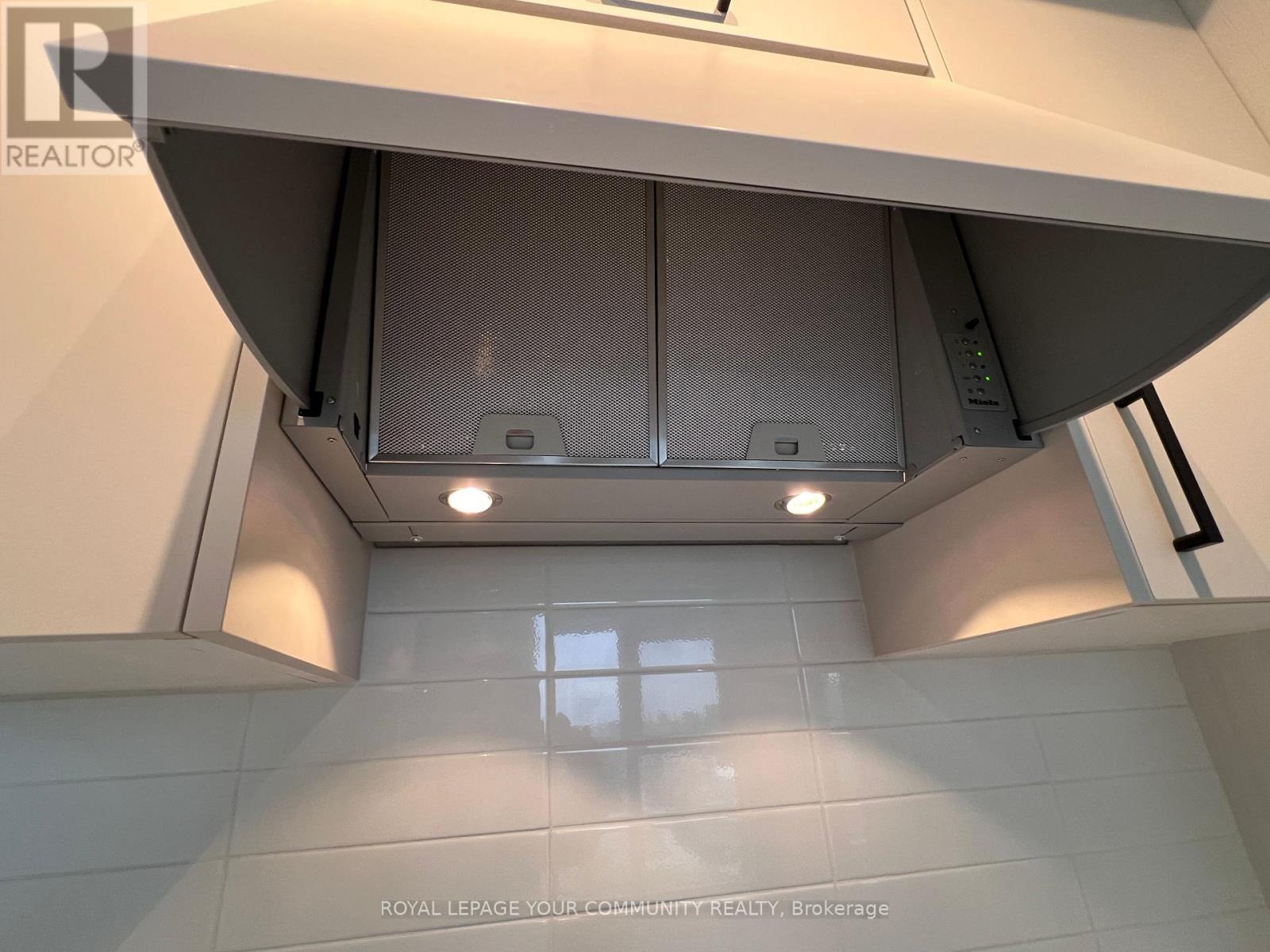 2020 - 1 Quarrington Lane, Toronto, Ontario  M3C 0S4 - Photo 18 - C12642510