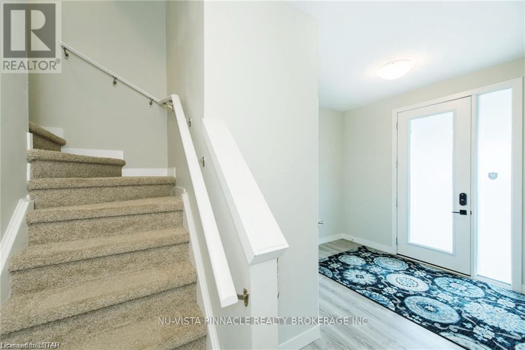 938 West Village Square, London North, Ontario  N6H 0J7 - Photo 3 - X12643790