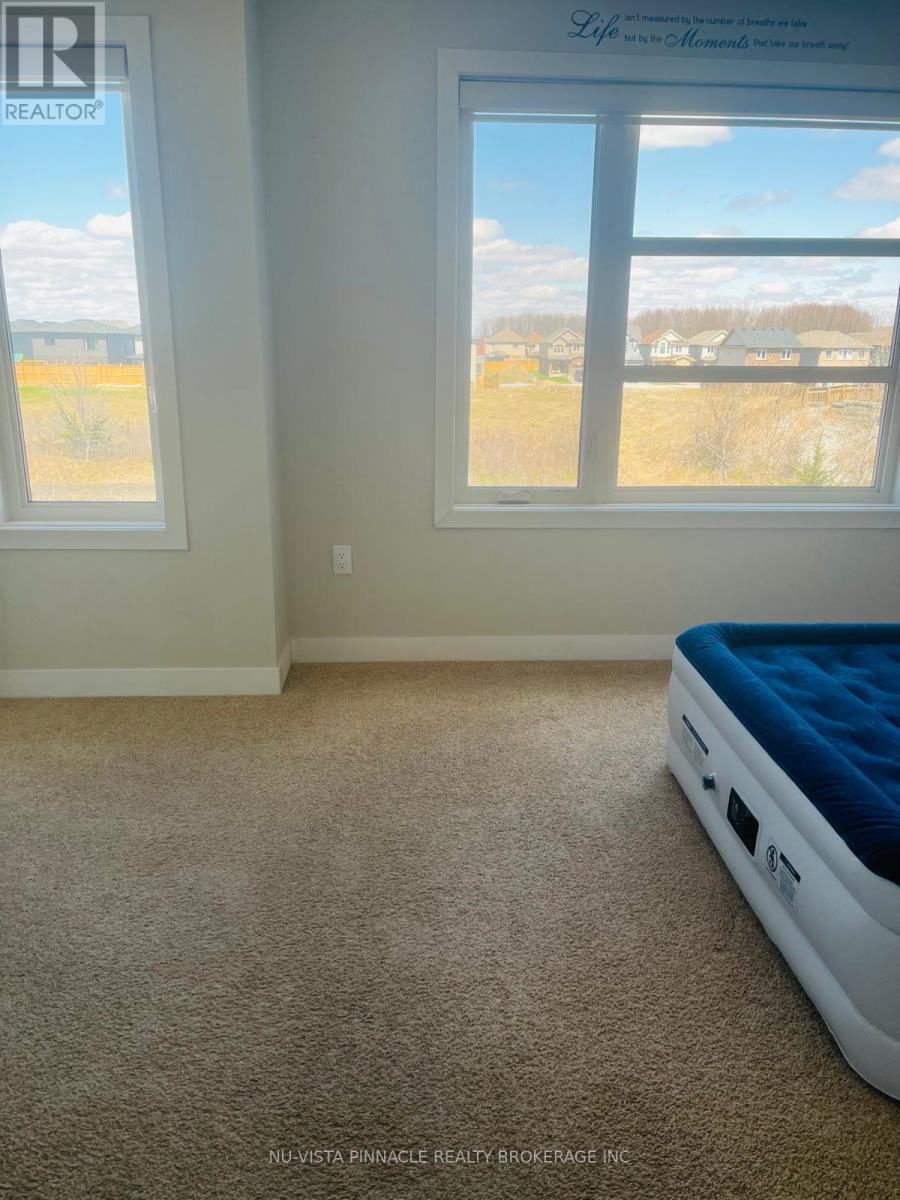 938 West Village Square, London North, Ontario  N6H 0J7 - Photo 4 - X12643790