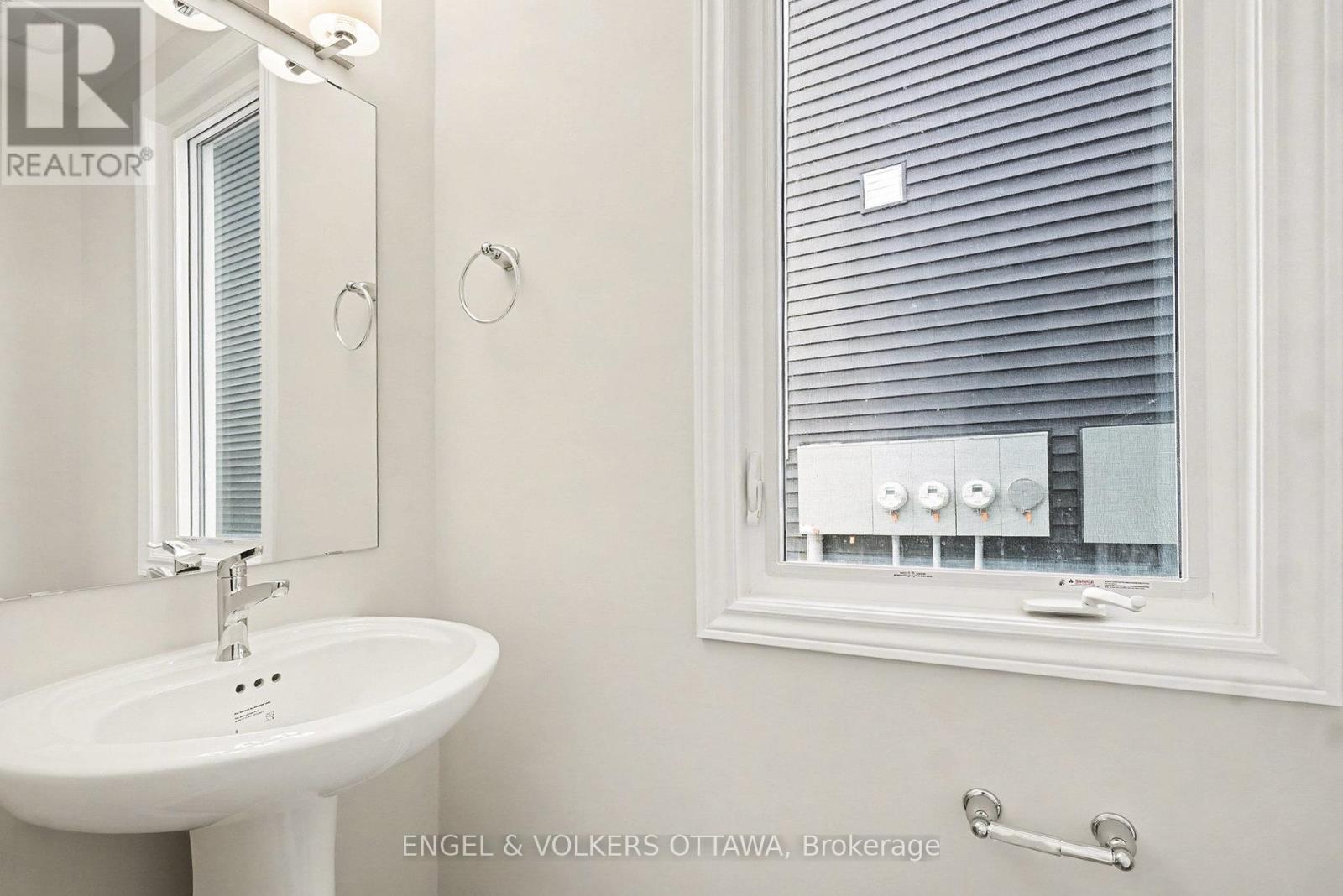 149 Ryan Reynolds Way, Ottawa, Ontario  K4A 1L2 - Photo 6 - X12643822