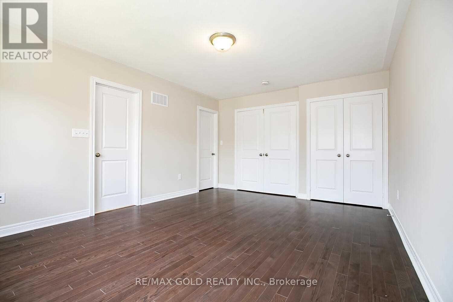 53 Finegan Circle, Brampton, Ontario  L7A 4Z8 - Photo 5 - W12643670