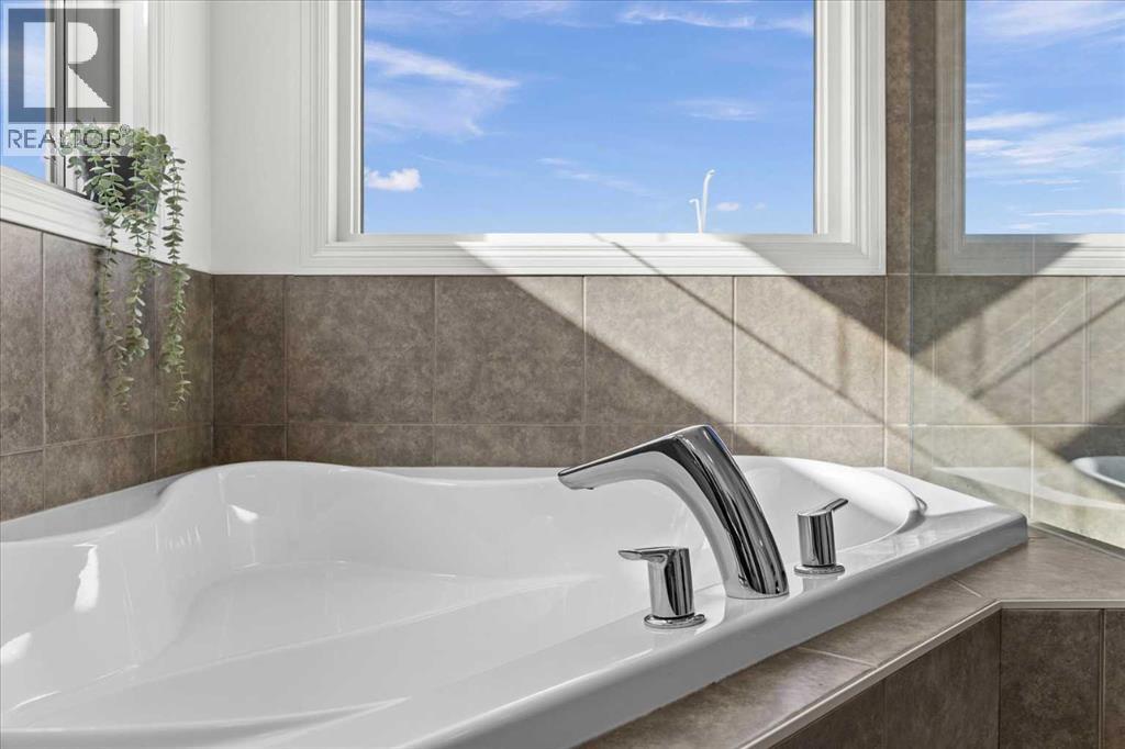 195 Hillcrest Circle Sw, Airdrie, Alberta  T4B 0Y6 - Photo 26 - A2259881