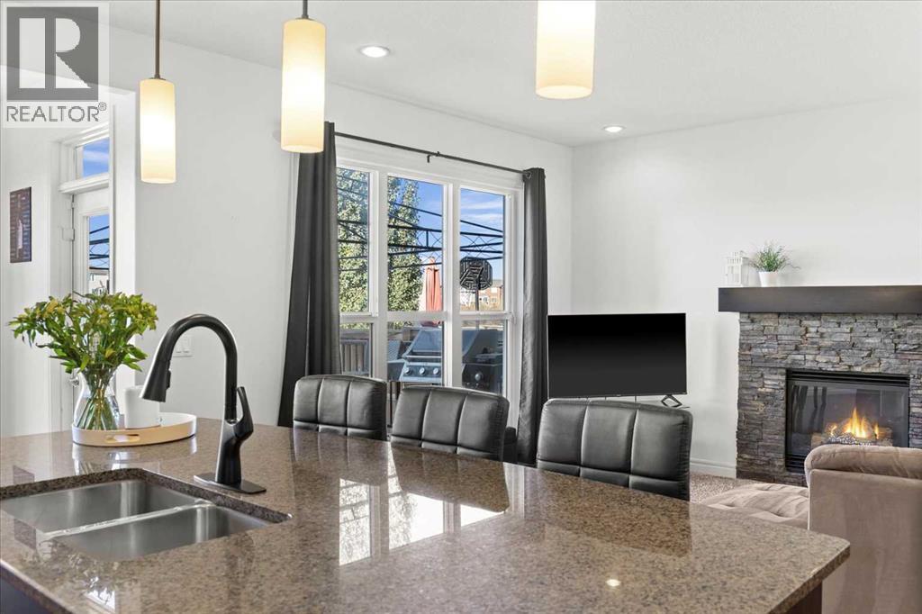 195 Hillcrest Circle Sw, Airdrie, Alberta  T4B 0Y6 - Photo 6 - A2259881