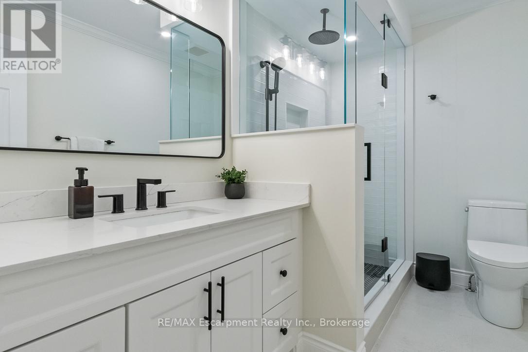 2301 Baronwood Drive, Oakville, Ontario  L6M 4Z6 - Photo 25 - W12410878