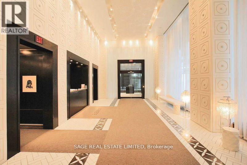 202 - 20 Blue Jays Way, Toronto, Ontario  M5V 3W6 - Photo 2 - C12643830