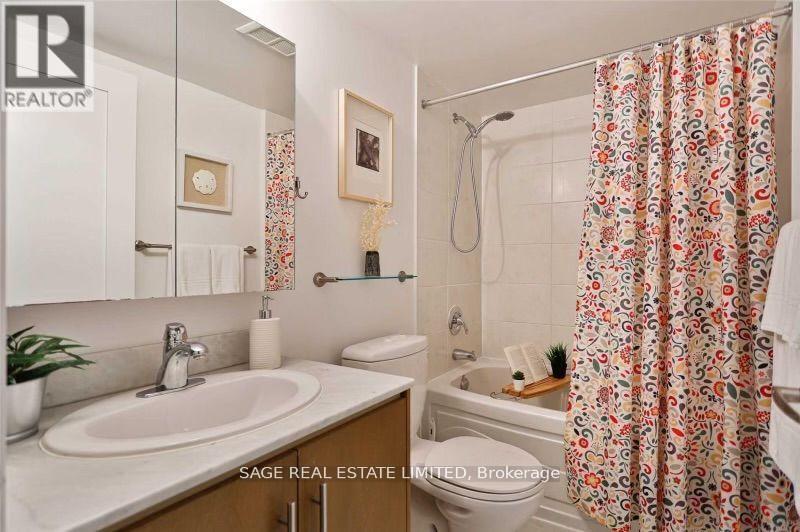 202 - 20 Blue Jays Way, Toronto, Ontario  M5V 3W6 - Photo 8 - C12643830