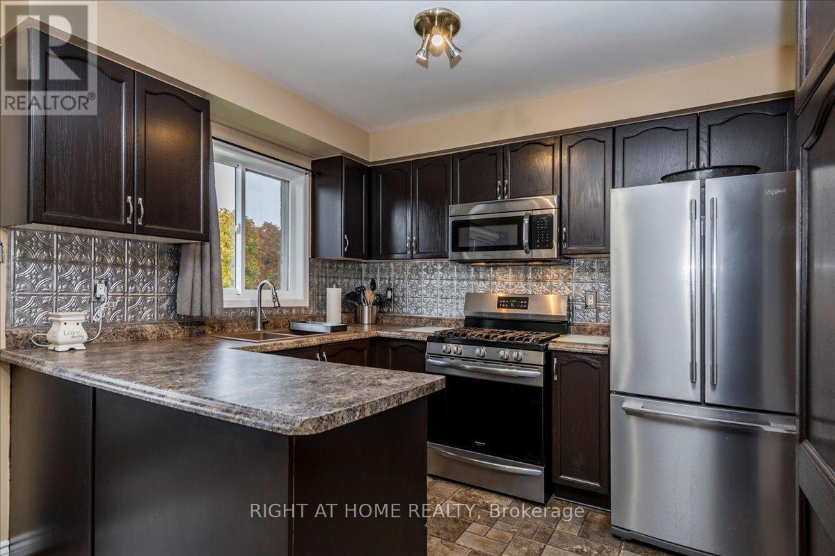 1082 Kensington Street, Innisfil, Ontario  L9S 1V1 - Photo 11 - N12643820