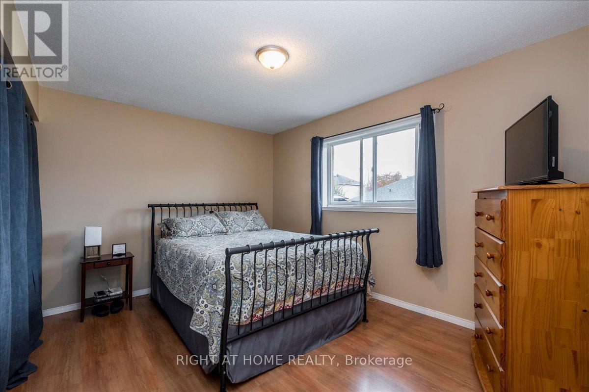 1082 Kensington Street, Innisfil, Ontario  L9S 1V1 - Photo 15 - N12643820