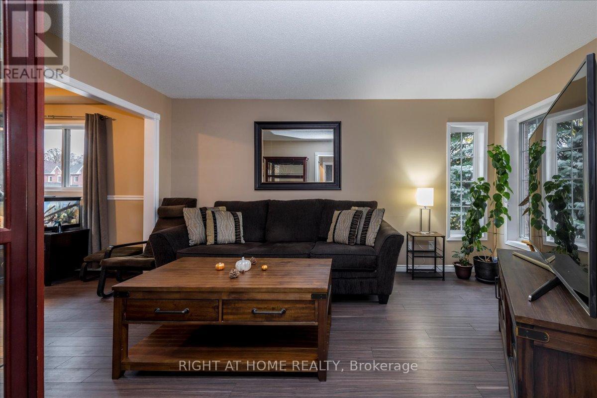 1082 Kensington Street, Innisfil, Ontario  L9S 1V1 - Photo 6 - N12643820