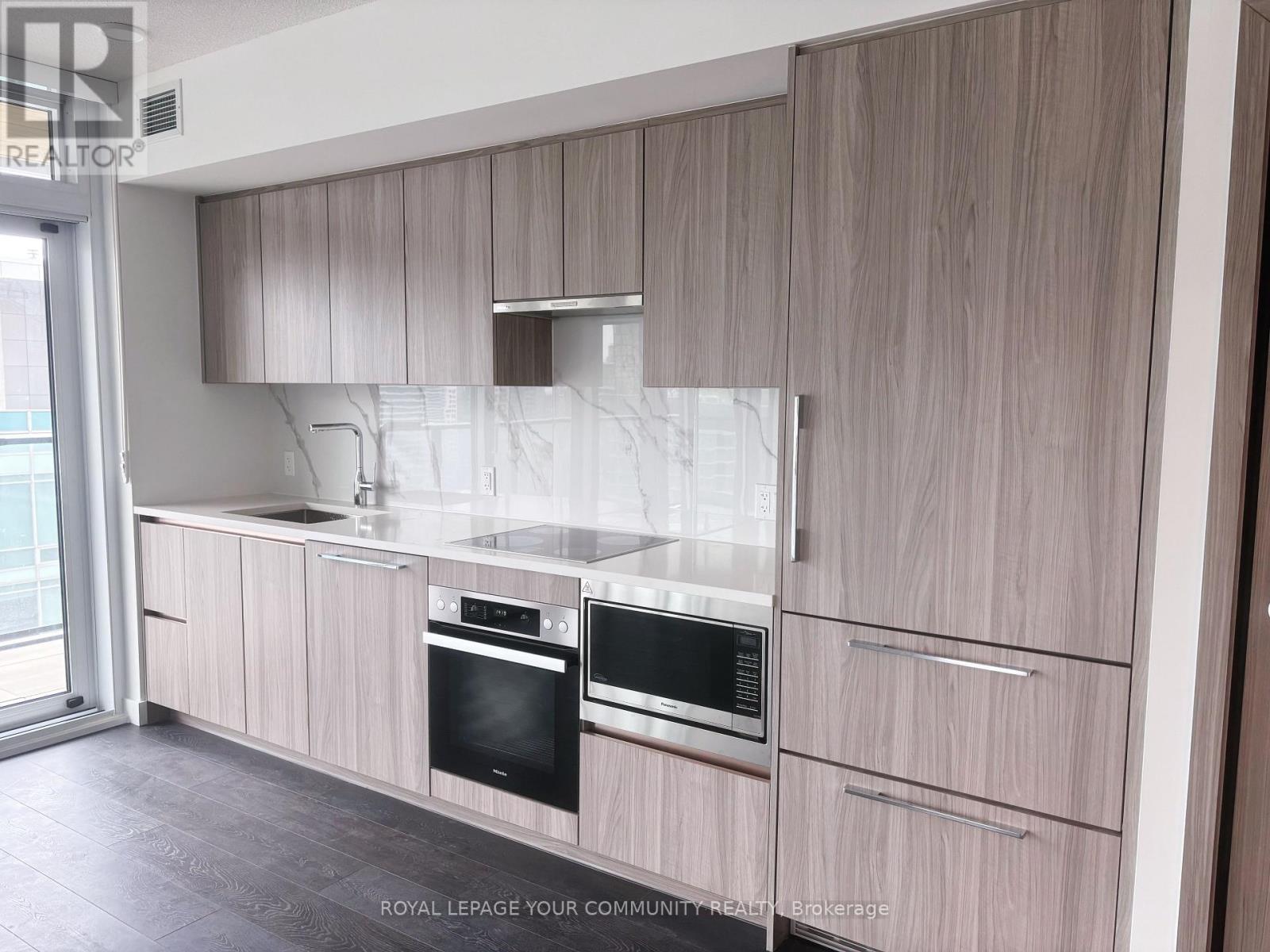 3603 - 1 Concord Cityplace Way, Toronto, Ontario  M5V 0X3 - Photo 4 - C12642902