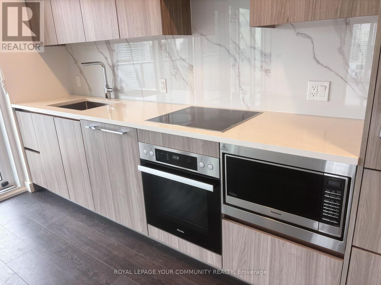 3603 - 1 Concord Cityplace Way, Toronto, Ontario  M5V 0X3 - Photo 5 - C12642902