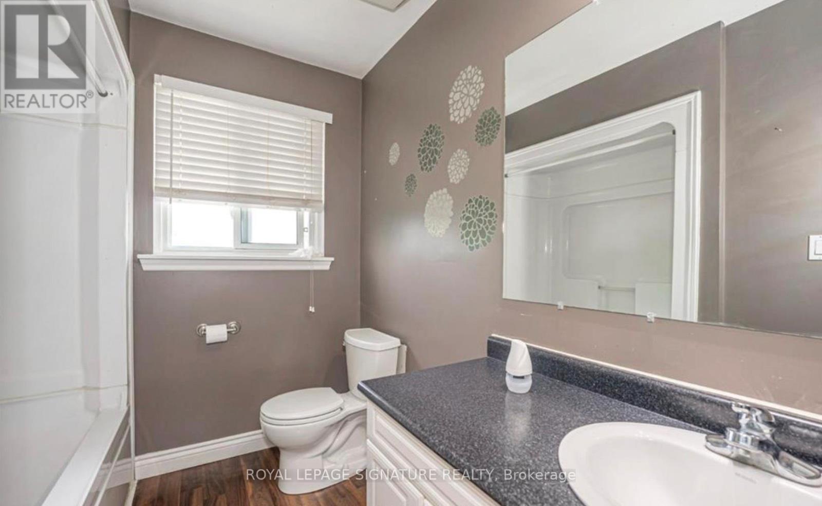 Front - 4 Jane Crescent, Barrie (Allandale Heights), Ontario  L4N 3T6 - Photo 4 - S12643860