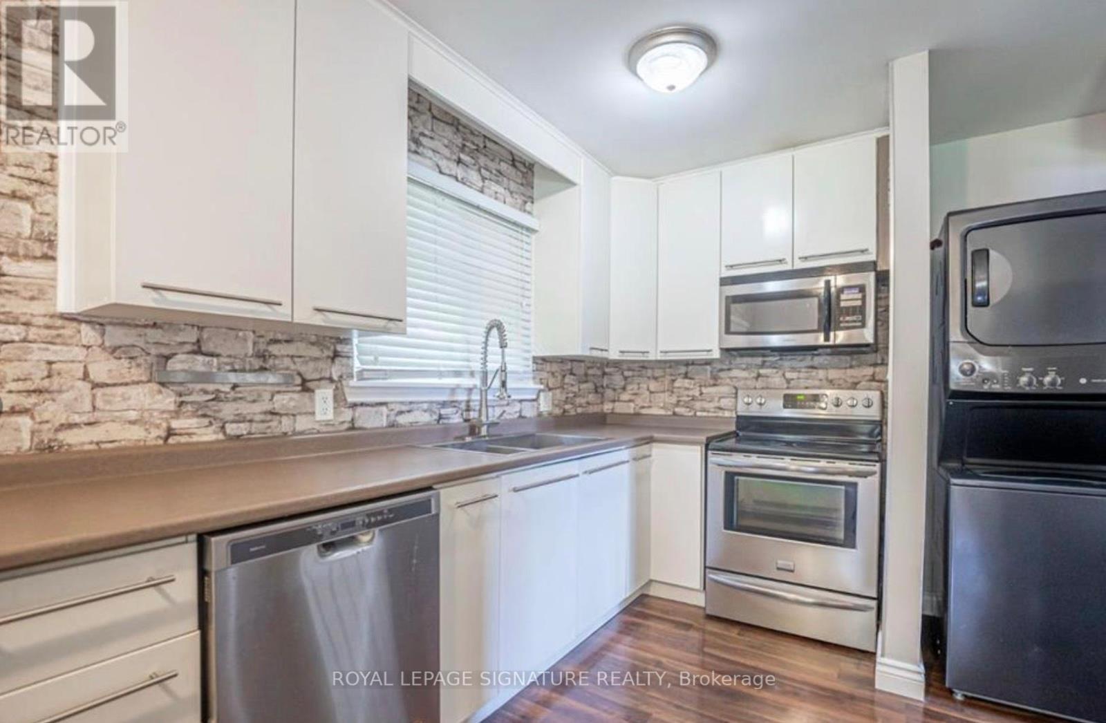 Front - 4 Jane Crescent, Barrie (Allandale Heights), Ontario  L4N 3T6 - Photo 6 - S12643860