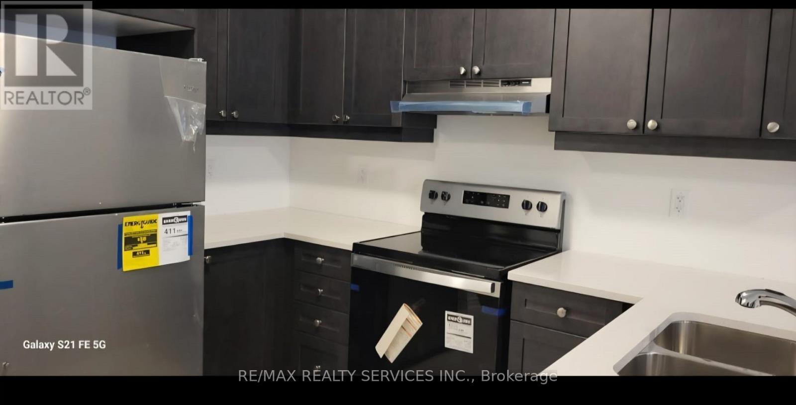 55 Melmar Street, Brampton, Ontario  L7A 5K6 - Photo 5 - W12643778