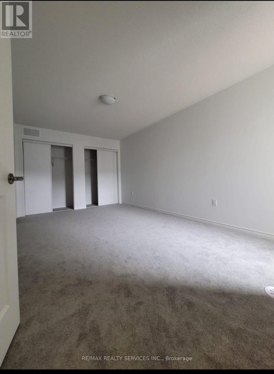 55 Melmar Street, Brampton, Ontario  L7A 5K6 - Photo 9 - W12643778