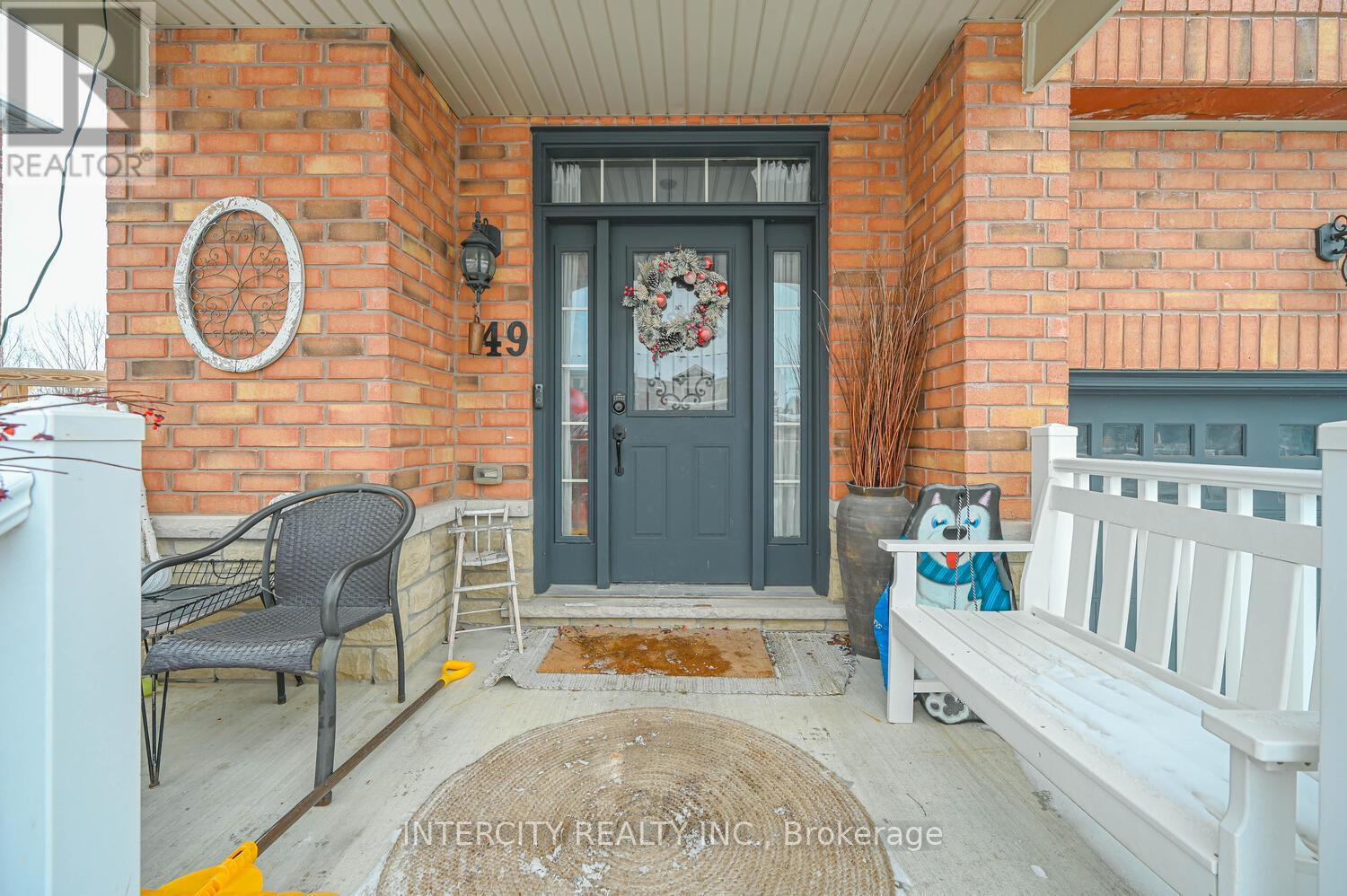 49 Mccardy Court, Caledon, Ontario  L7C 3W9 - Photo 3 - W12643794