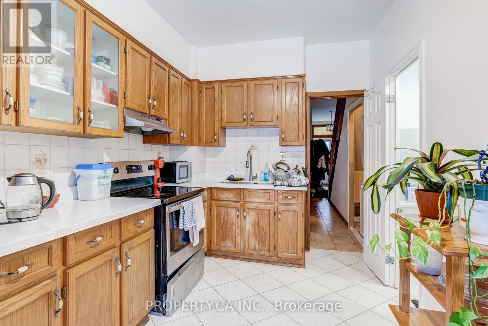 Main Rm 2 - 763 Dupont Street, Toronto, Ontario  M6G 1Z5 - Photo 11 - W12643866