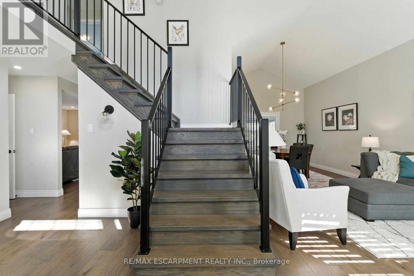 2 Caledonia Avenue, Haldimand, Ontario  N3W 2L1 - Photo 2 - X12643838