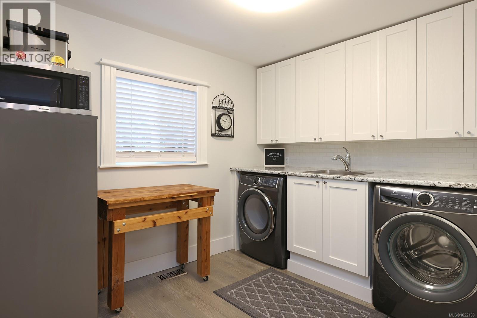 877 3rd St, Courtenay, British Columbia  V9N 1E9 - Photo 6 - 1022130