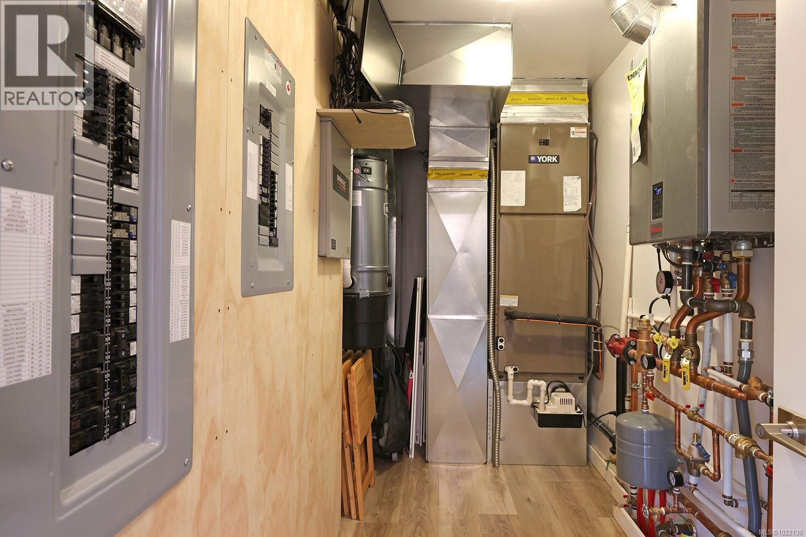 877 3rd St, Courtenay, British Columbia  V9N 1E9 - Photo 24 - 1022130