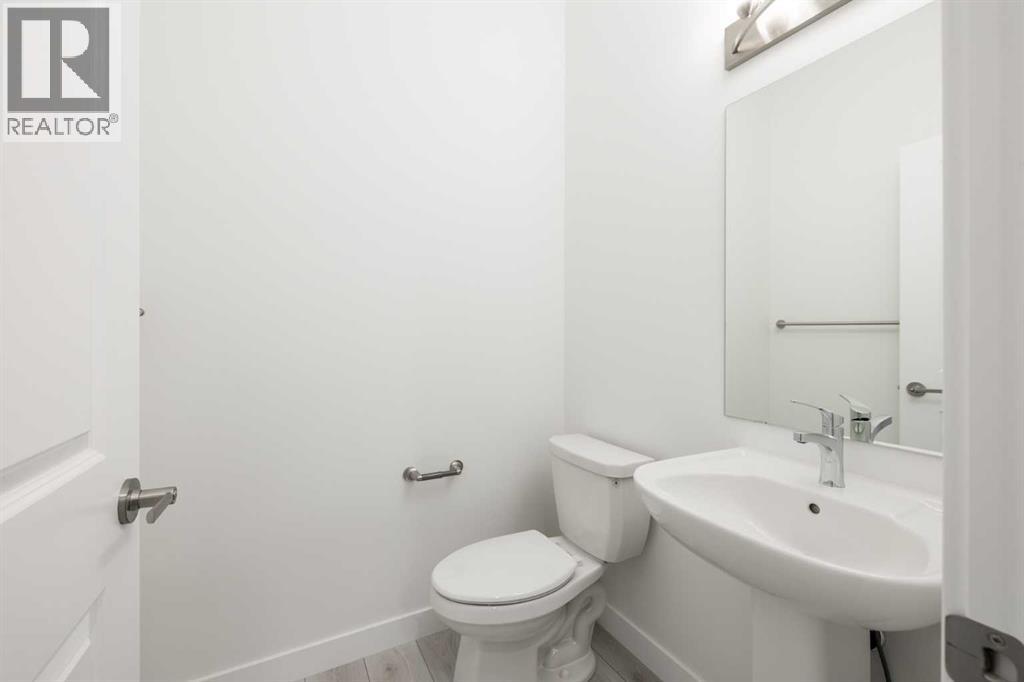 51 Heritage Manor, Cochrane, Alberta  T4C 0L3 - Photo 14 - A2264616