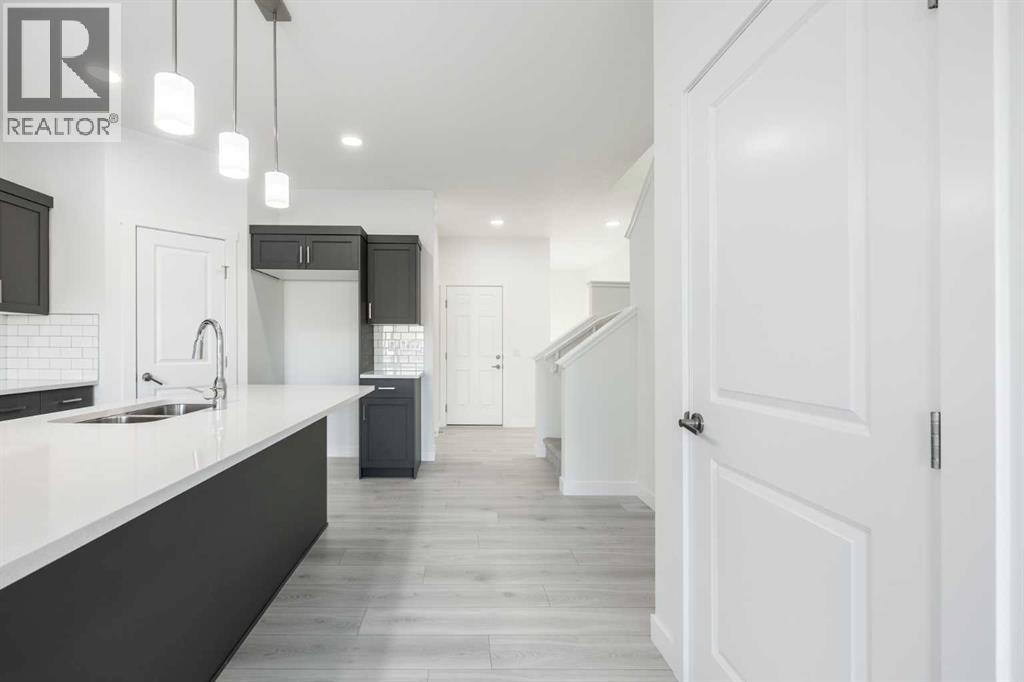 51 Heritage Manor, Cochrane, Alberta  T4C 0L3 - Photo 7 - A2264616