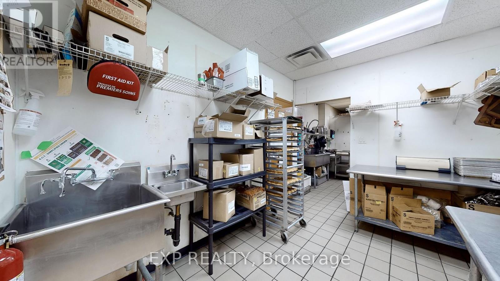 105 Parkway Forest Drive, Toronto, Ontario  M2J 1L8 - Photo 18 - C12643880