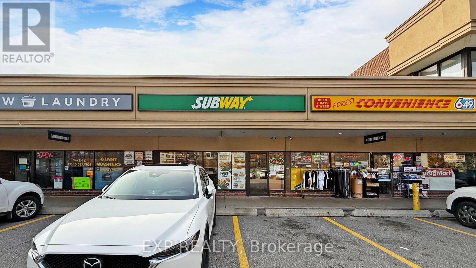 105 Parkway Forest Drive, Toronto, Ontario  M2J 1L8 - Photo 2 - C12643880