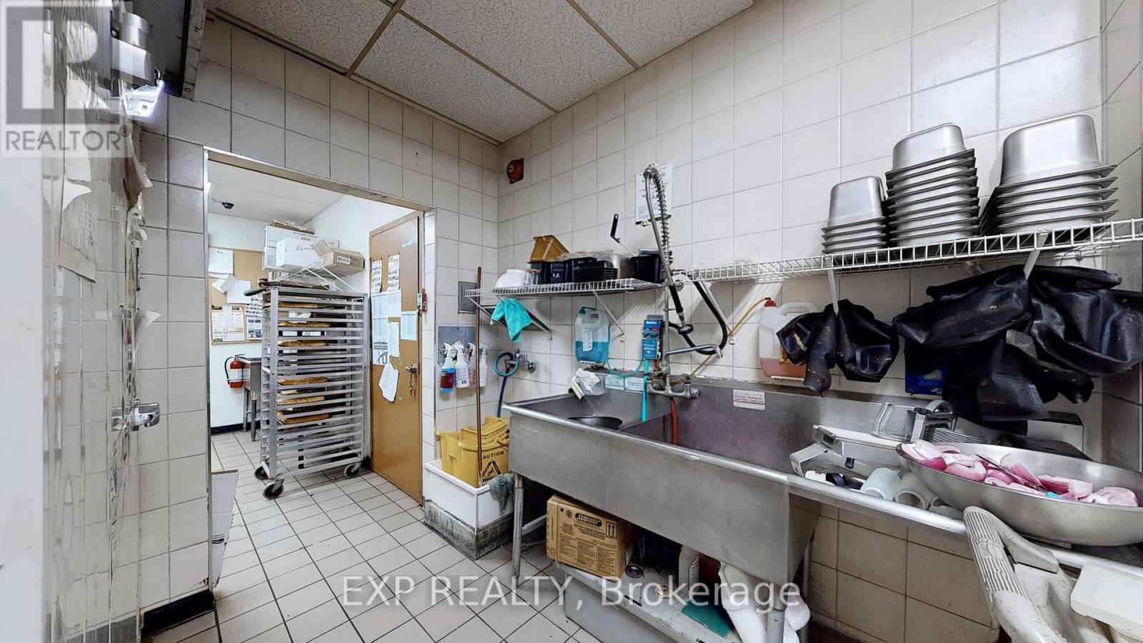 105 Parkway Forest Drive, Toronto, Ontario  M2J 1L8 - Photo 22 - C12643880