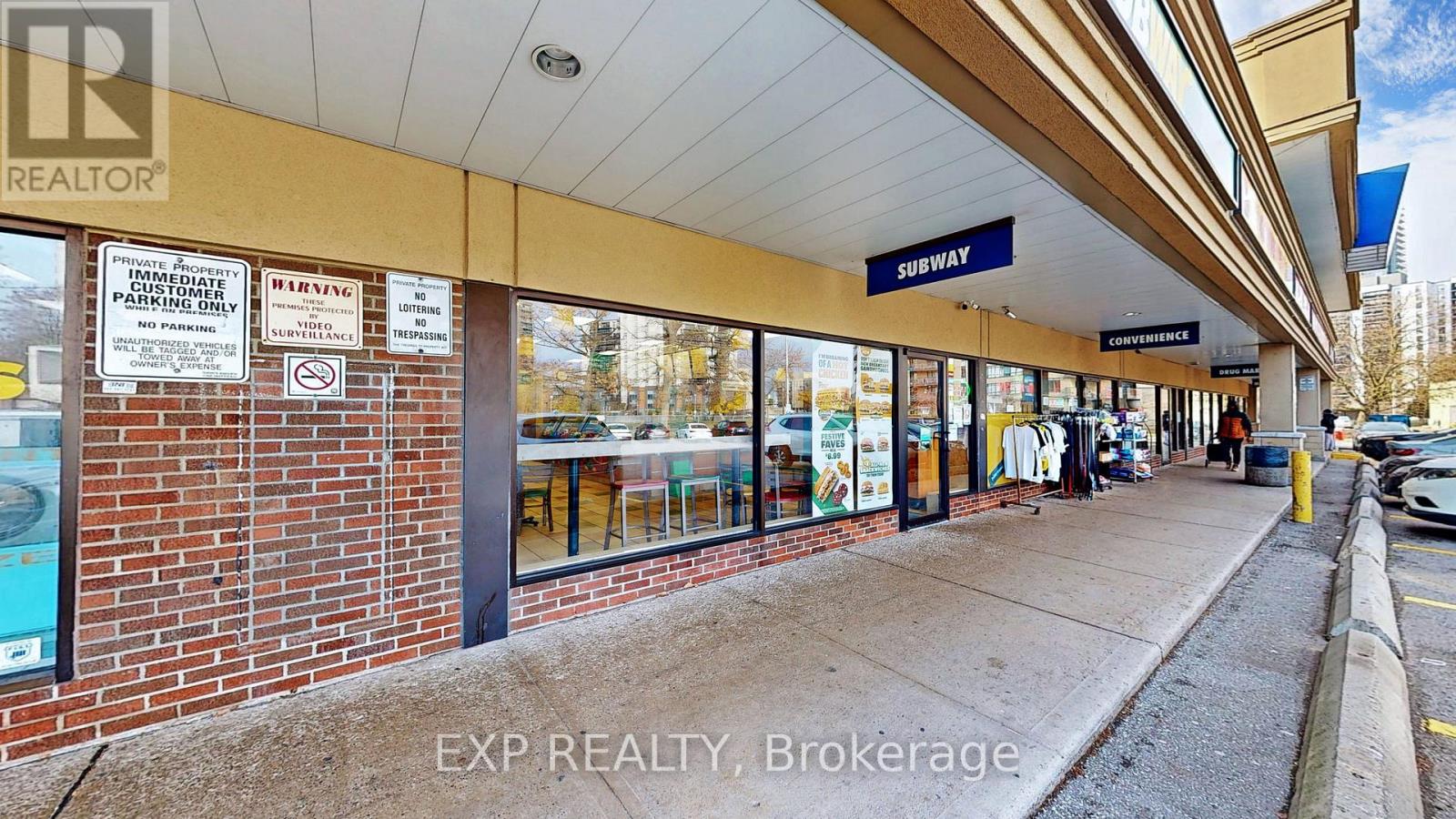 105 Parkway Forest Drive, Toronto, Ontario  M2J 1L8 - Photo 5 - C12643880